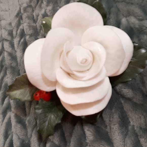 Boehm Other - White Rose